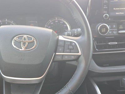 2022 Toyota Highlander LE