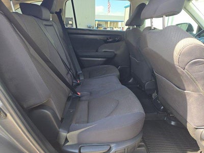 2022 Toyota Highlander LE