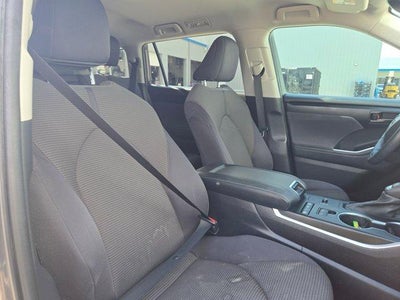 2022 Toyota Highlander LE
