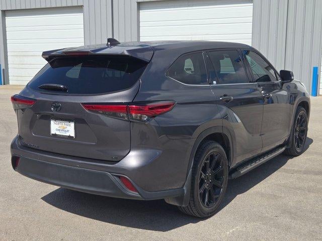 2022 Toyota Highlander LE