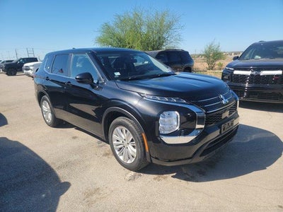 2022 Mitsubishi Outlander ES