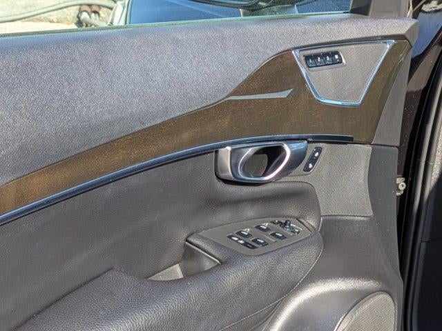 2018 Volvo XC90 Momentum