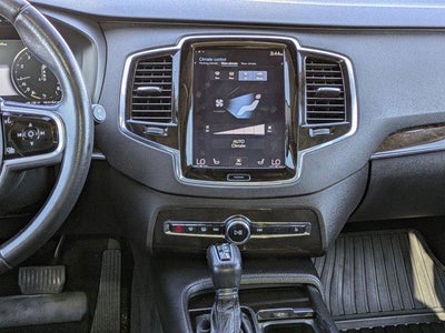 2018 Volvo XC90 Momentum