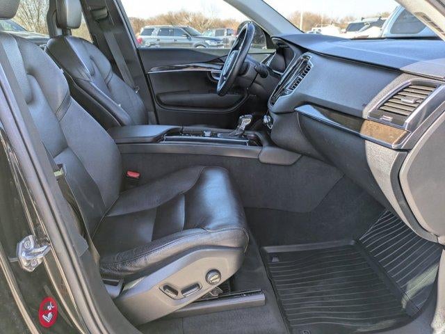 2018 Volvo XC90 Momentum
