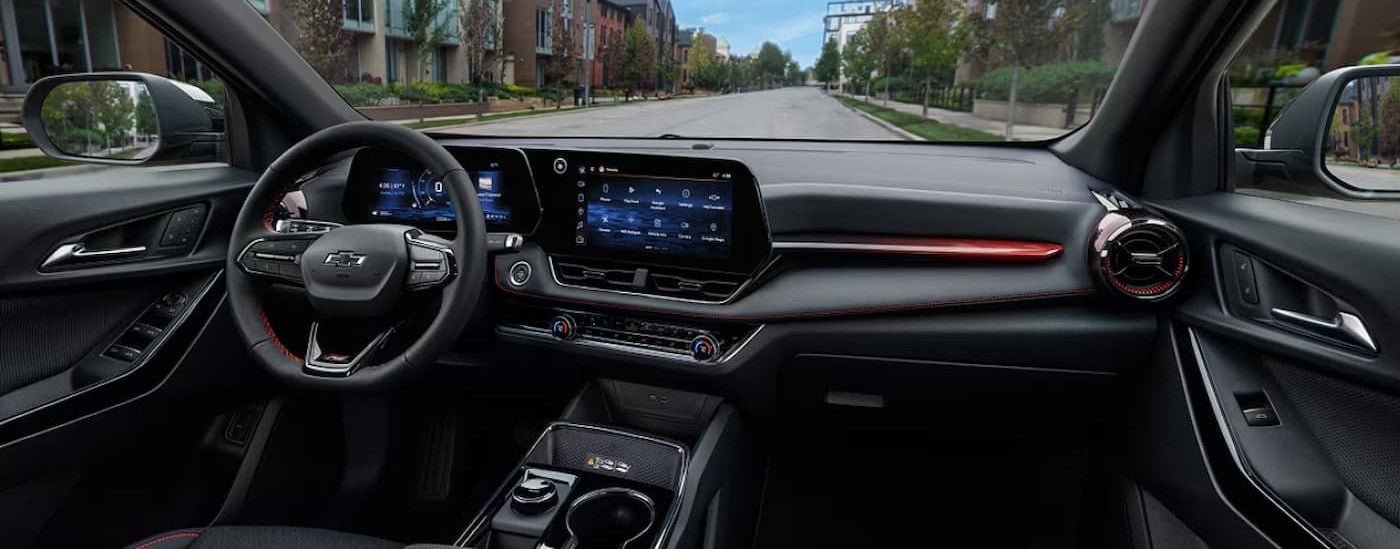 Black dash in a 2027 Chevy Equinox RS.